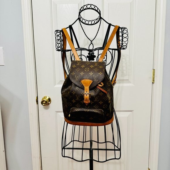 AUTH LOUIS VUITTON MONTSOURIS MM MONOGRAM BACKPACK BAG PURSE MONOGRAM SP1907 - Picture 2 of 16